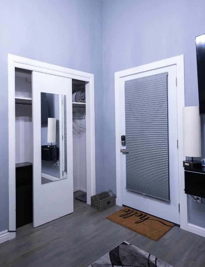 Hampton's Getaway With Parking & Self Check In Habitación en casa particular *